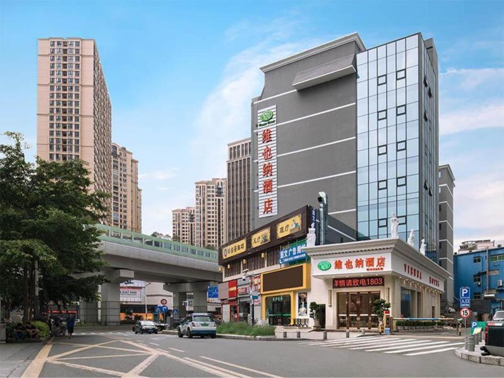 Vienna Hotel Shenzhen Qinghu Metro Station, China