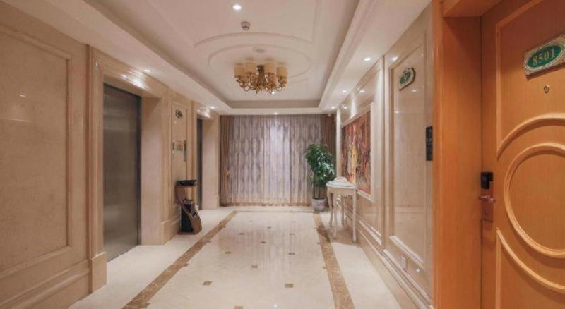 Vienna Hotel Shenzhen Qinghu Metro Station, Tiantangwei, China