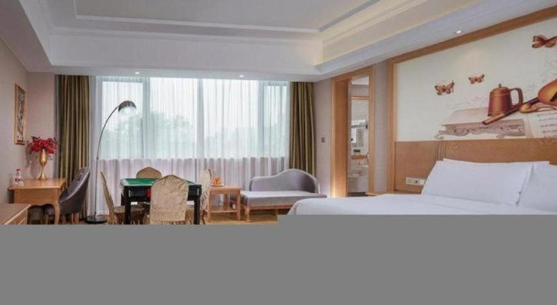 Vienna Hotel Bishan Central Street, Zengjia, China