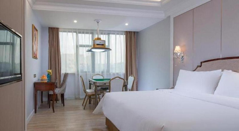 Vienna Hotel Guangzhou Baiyun College Jinyuan Plaza, Guangzhou, China