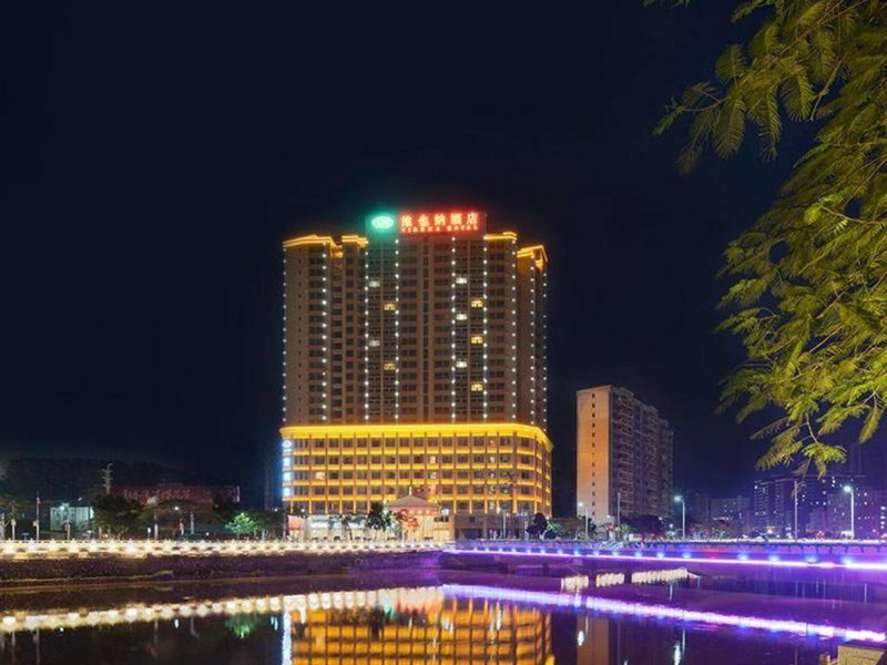 Vienna Hotel Guangdong Xinyi Jiaoyucheng River View, Xinyi, China