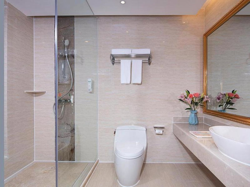 Vienna Hotel Guangdong Xinyi Jiaoyucheng River View, Xinyi, China