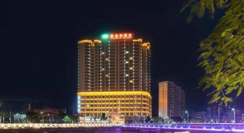 Vienna Hotel Guangdong Xinyi Jiaoyucheng River View, Xinyi, China