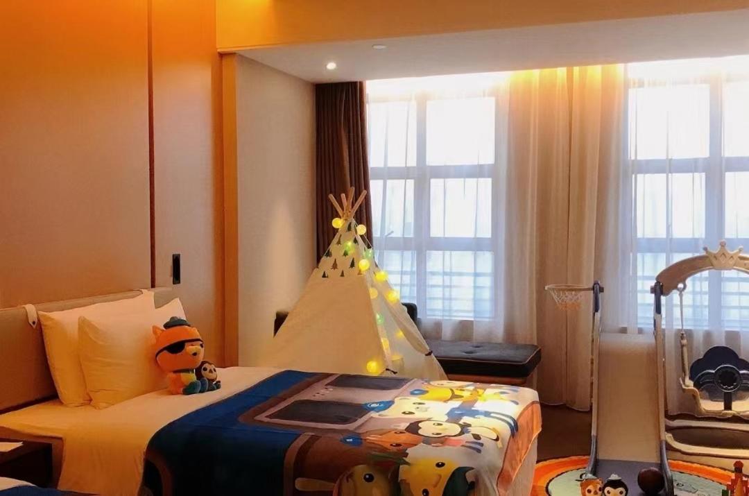 Hotel · Atour Hotel Zhanjiang Renmin Avenue Dingsheng Plaza, Zhanjiang