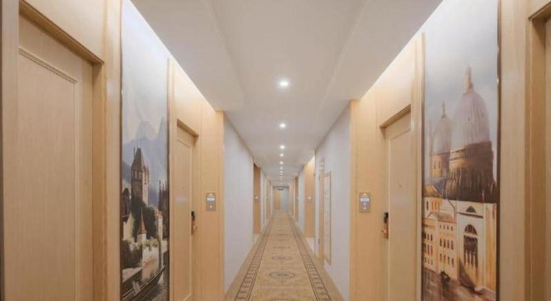 Vienna Hotel Shanghai Hongqiao Hub National Exhibition Center Huqingping Road, Shanghai, China
