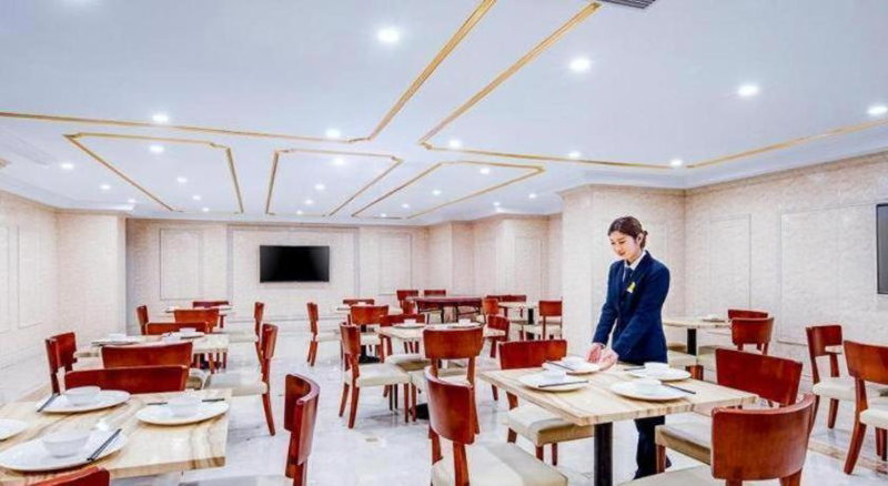 Vienna Hotel Shanghai Hongqiao National Exhibition Cente Sijing Metro Station, Fenghuangshan, China