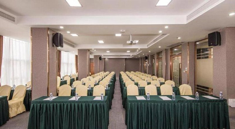 Vienna Hotel Guangzhou North Station Huaguoshan Metro Station, Huadu, China