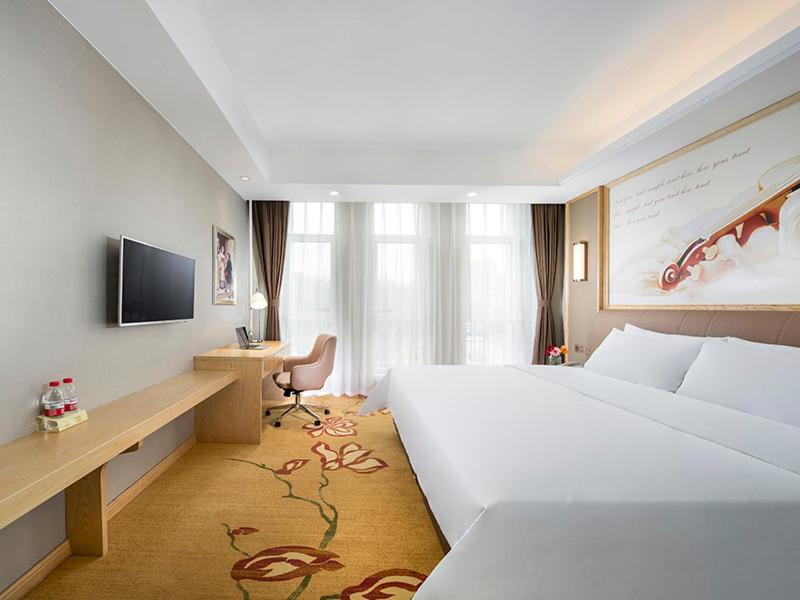 Vienna International Hotel Mongolia Chifeng High-Speed Railway Station, Chifeng, China