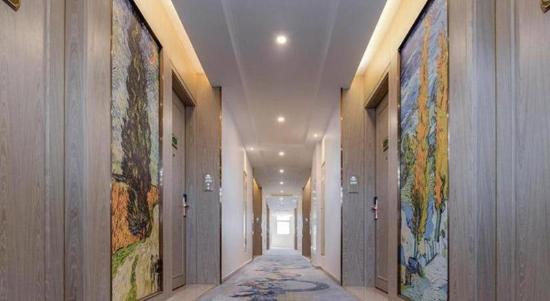 Vienna Hotel Shenzhen Pingshan Longtian Town, Sanjiaolou, China