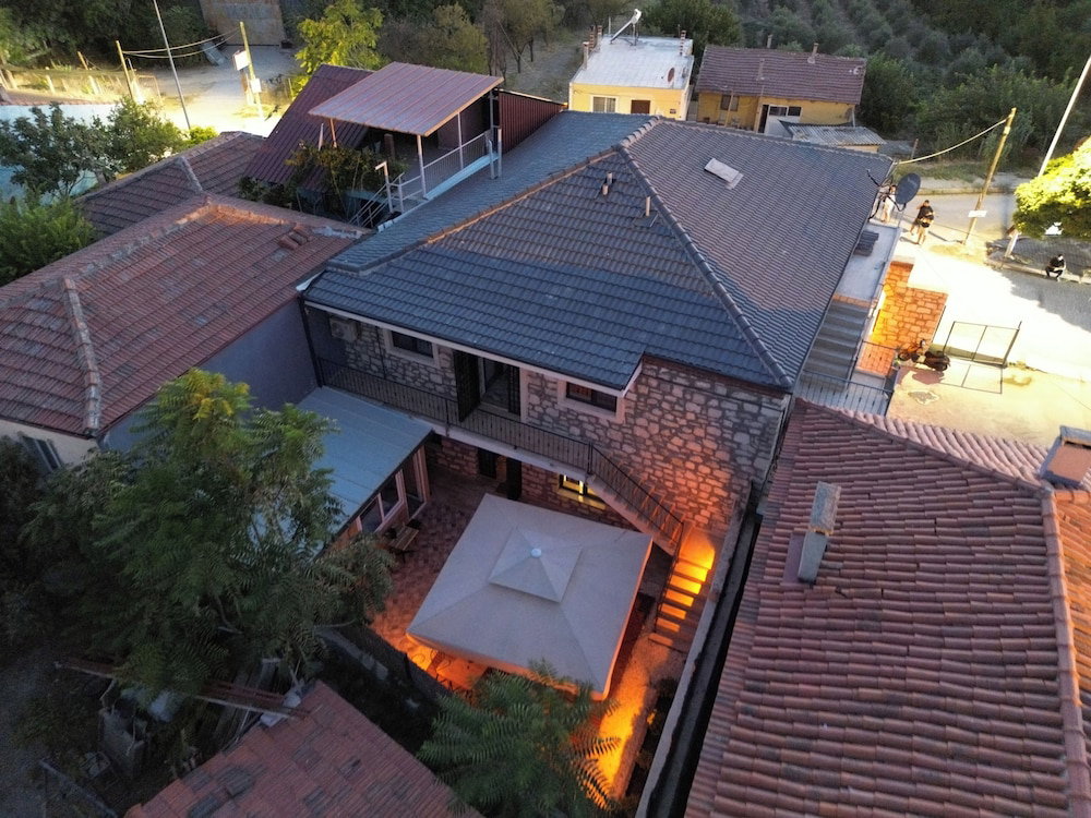 Hotel · Eski̇ Urla, Urla