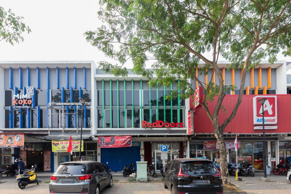 RedDoorz @ Garden Boulevard Citra Raya Tangerang, Indonesia