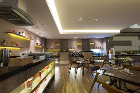 Hotel 88 ITC Fatmawati Jakarta By WH, Jakarta, Indonesia