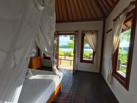 Pasir Putih Cottage - Menjangan, Banyuwedang, Indonesia