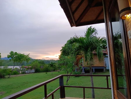 Pasir Putih Cottage - Menjangan, Banyuwedang, Indonesia