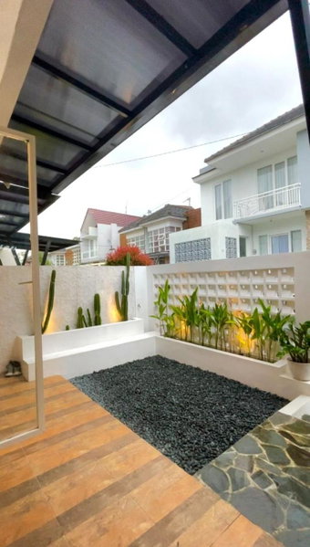 Villa Tiga Dara Batu, Batu, Indonesia