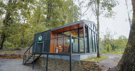 Bobocabin Ranca Upas, Rancabali, Indonesia