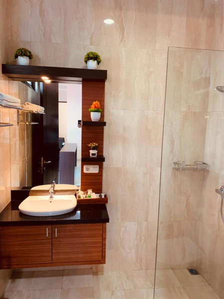 Platinum Setrasari Guest House 5BR Private Pool Bandung, Bandung, Indonesia