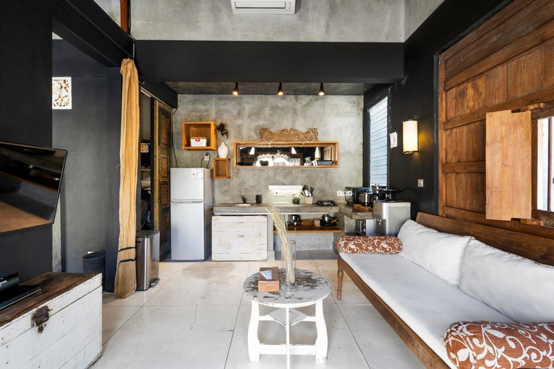 Black House Villa by Betterplace, Canggu, Indonesia