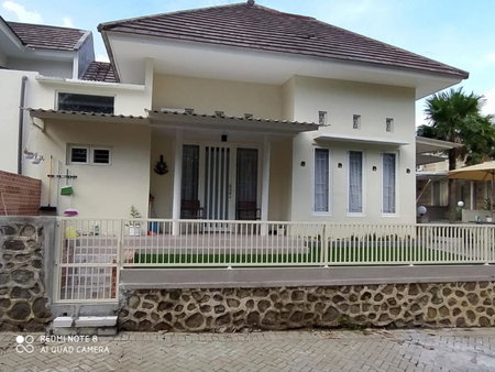Villa Allesha Batu, Batu, Indonesia