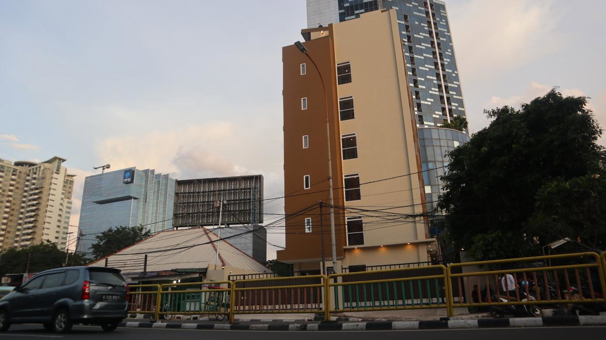 Djuragan Kamar Slipi, Indonesia