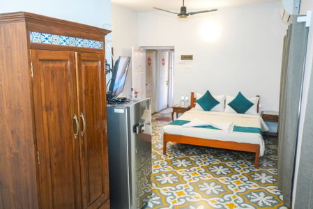 Renton Manor by Joy Stays, Arpora, India