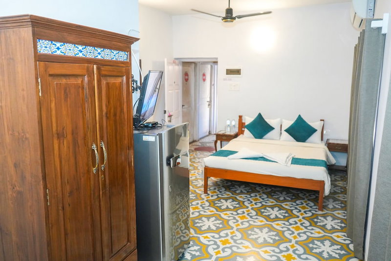 Renton Manor by Joy Stays, Arpora, India