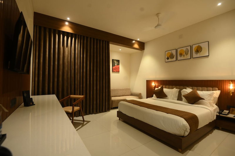 Kings Kraft Tremezzo Inn Somnath, Veraval, India