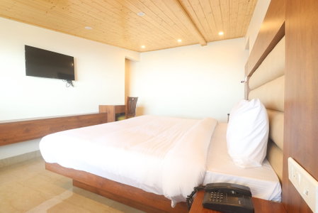 Hotel Mussoorie Heights, Dehradun, India