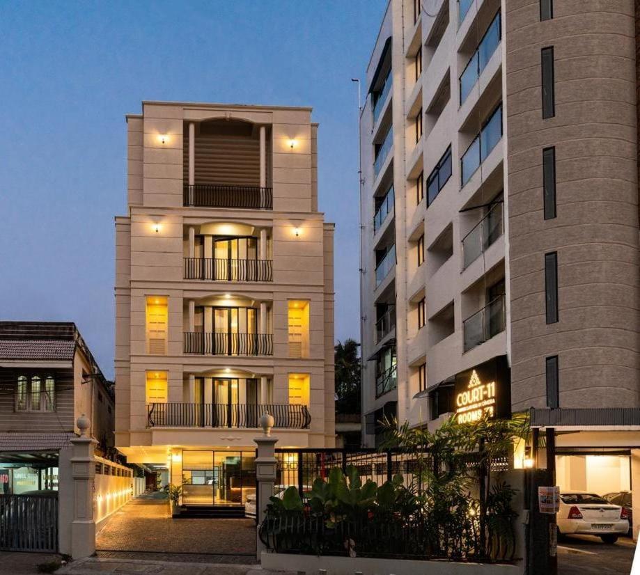 Saravana Grand Suites - A Unit of Saravana Bhavan Veg Tables Kochi, India