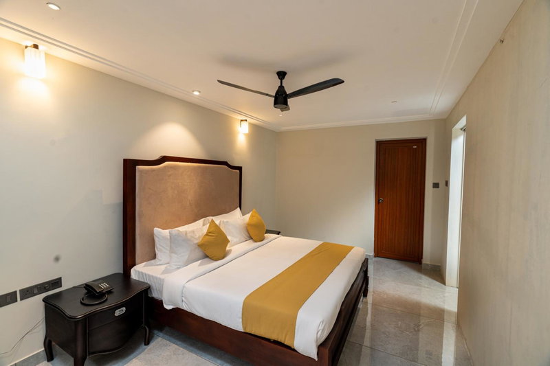 Saravana Grand Suites - A Unit of Saravana Bhavan Veg Tables Kochi, Cochin, India