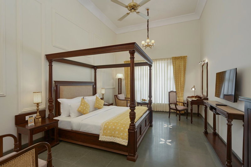 Brahma Niwas - Luxury Lake View Hotel with Infinity Pool, Udaipur, Udaipur, India