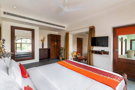 Brahma Niwas - Luxury Lake View Hotel with Infinity Pool, Udaipur, Udaipur, India