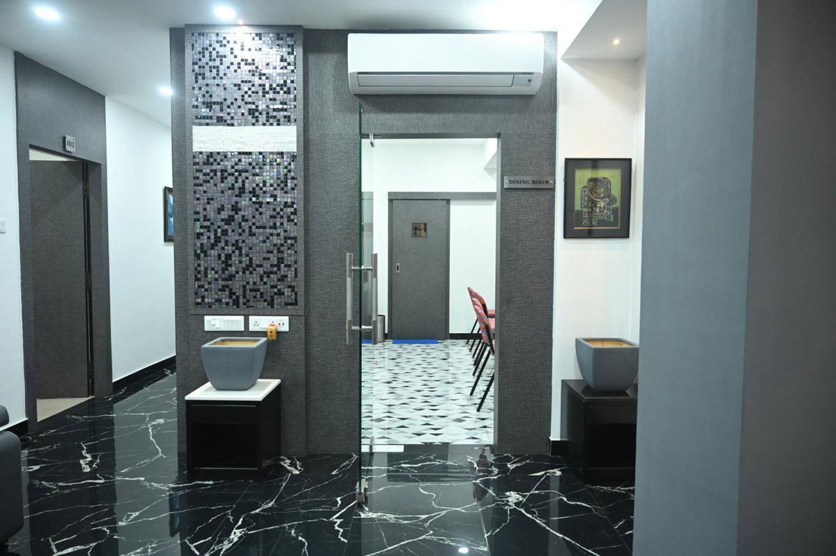 Hotel · Elgin Suites, Kolkata