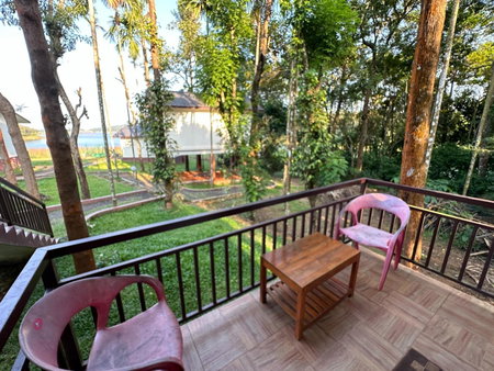 Misty Dam Wayanad Premium Resort With Banasura Dam View, Padinjarathara, India