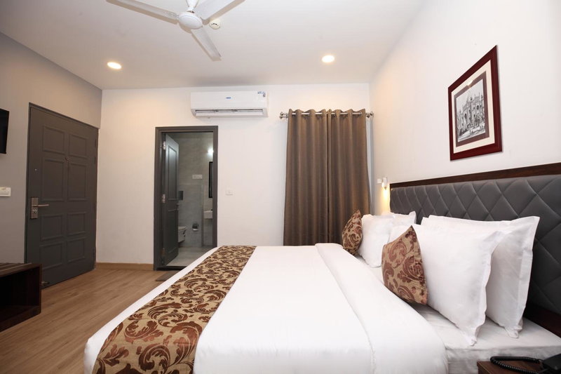 Click Hotel Transport Nagar, Lucknow, India