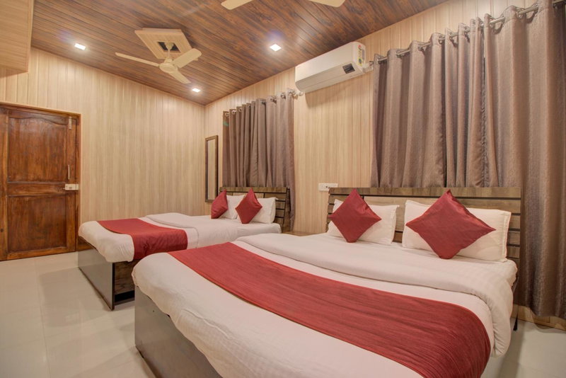 Hotel Snehaprabha - Near to Nagaon Beach Alibaug, Alibaug, India