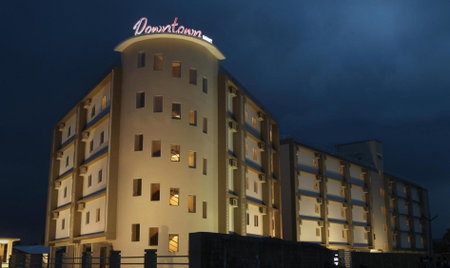 Downtown Business Hotel, Singapperumālkovil, India