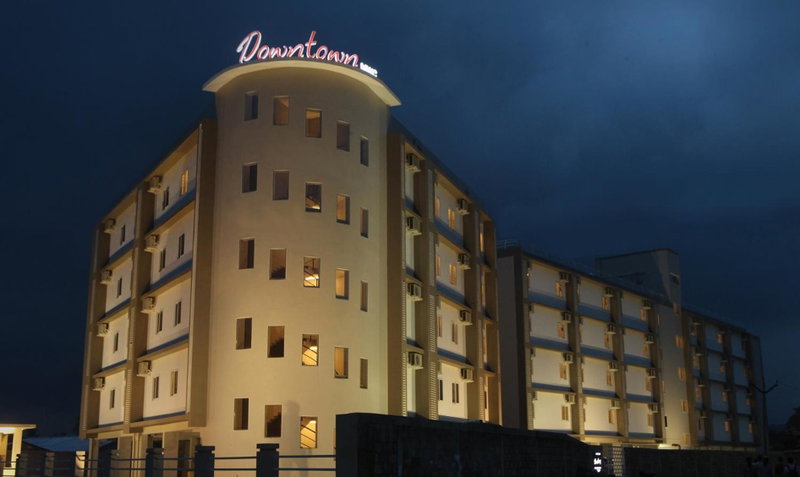 Downtown Business Hotel, Singapperumālkovil, India