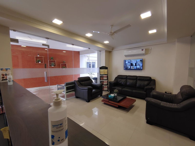 Downtown Business Hotel, Singapperumālkovil, India