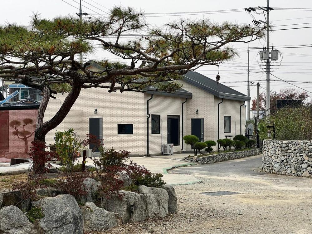 Nonsan Oyeo Poolvilla, South Korea