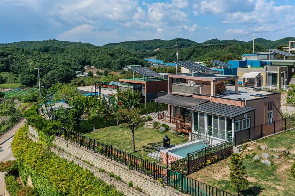 Yeoncheon Bowbow Aegyeon Pension, South Korea