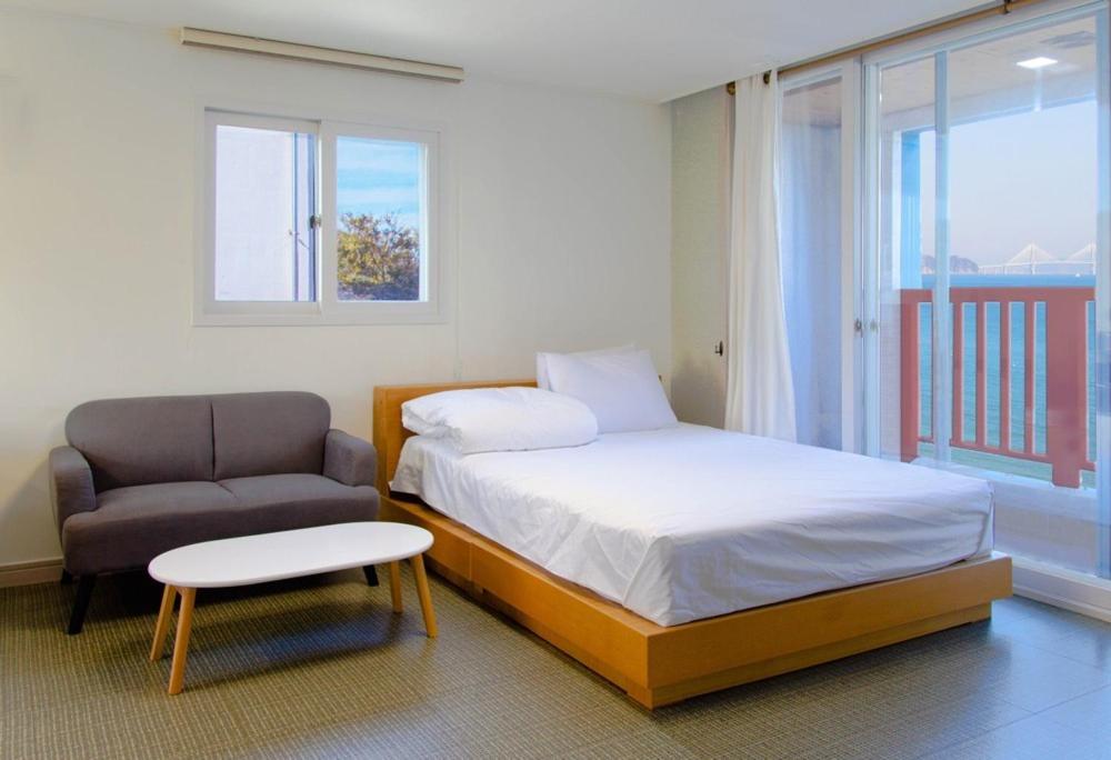 Hotel · Beachblue Pension Geoje, Geoje