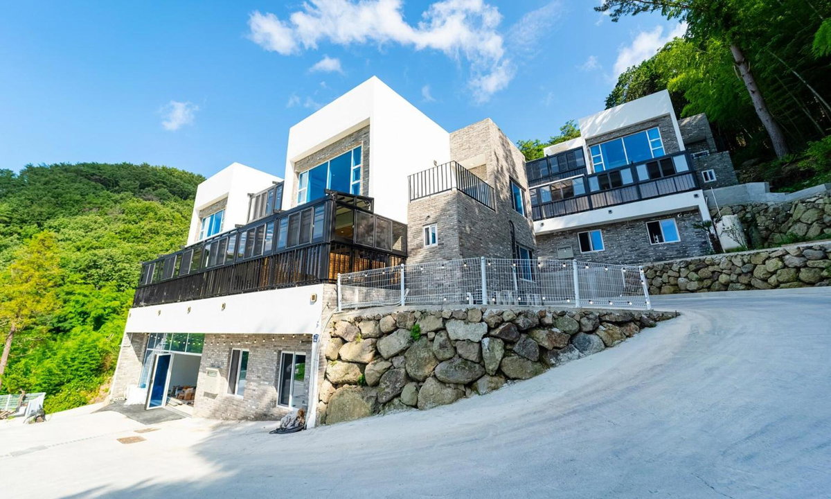 Geoje hillstory poolvilla, South Korea