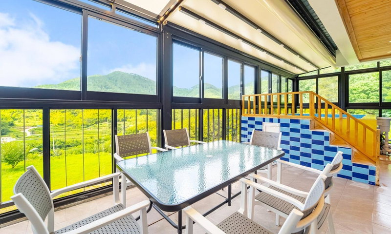 Geoje hillstory poolvilla, Geoje, South Korea