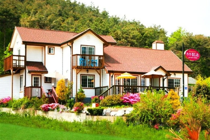 Anmyeondo susukotdari Pension, Taean, South Korea