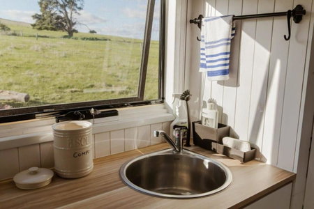 Tiny Regen Farm Stay by Tiny Away, Lawrence, Australia