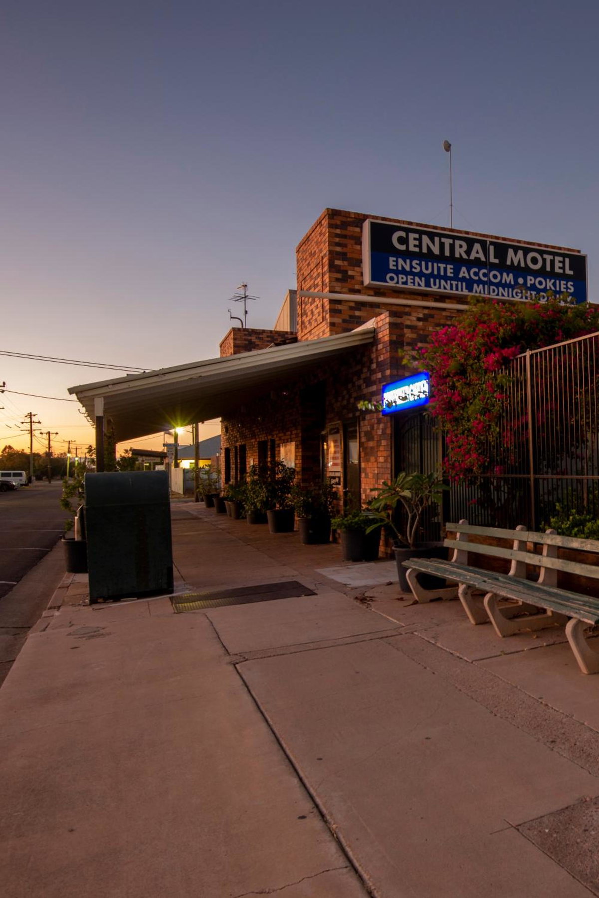 Hotel · Longreach Most Central Motel, Longreach