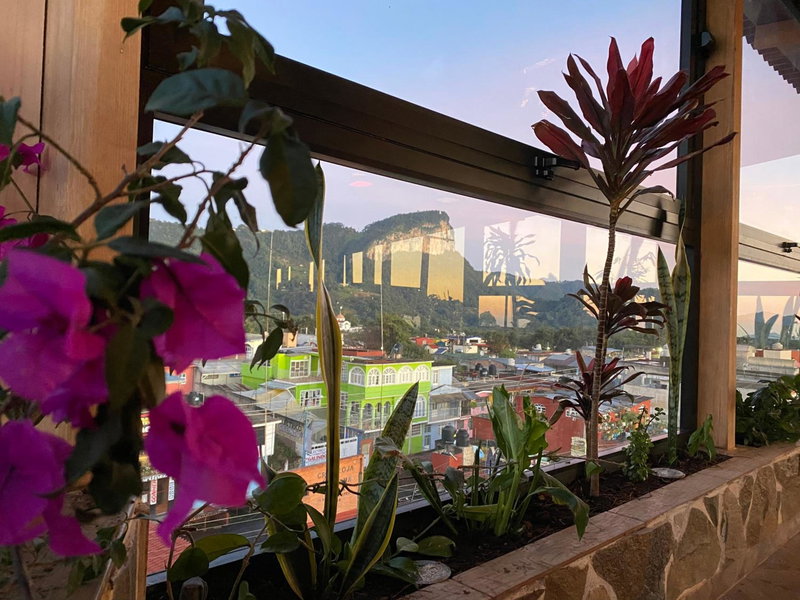 Hotel & Suites Cerro Roj0, Tlatlauquitepec, Mexico