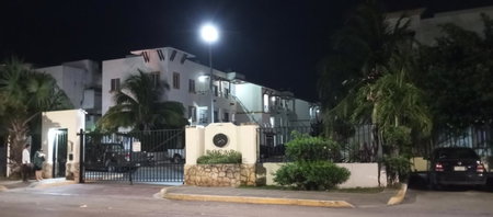 Apartamento En Fraccionamiento Privado 6 Personas, 5 Camas, Piscina cerca de la Playa, Playa del Carmen, Mexico
