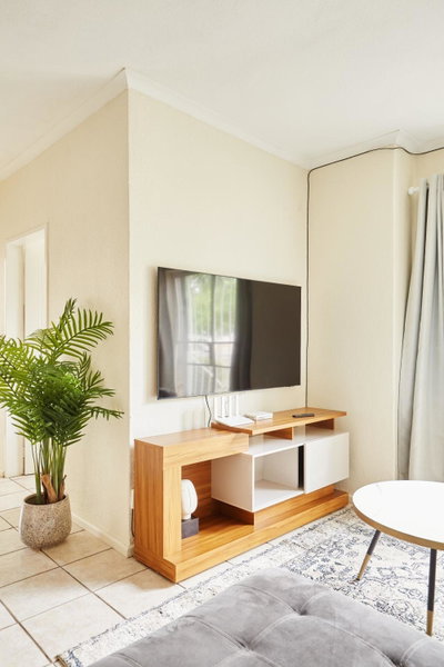 Beautiful Two Bedroom Appartment In Hatfield, Pretoria, South Africa